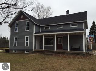 8999 King Rd, Benzonia, MI 49616