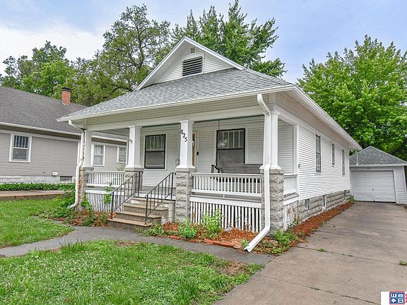 4th image of 825 S 34th St