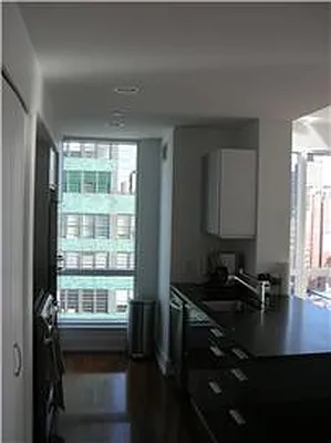 Rented by R New York | media 44