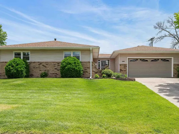 1225 5th St W, Milan, IL 61264