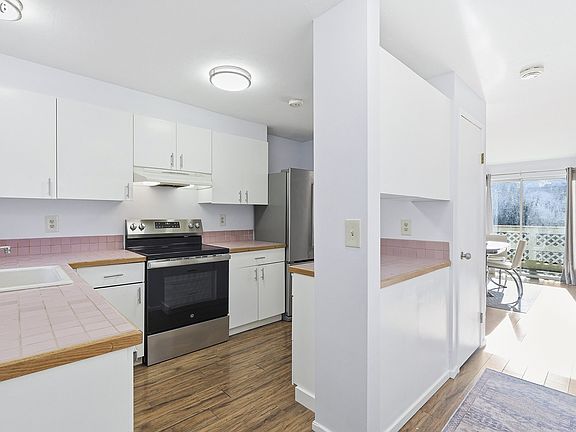 4th image of 3433 McNary Pkwy #803