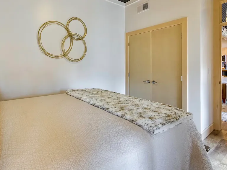 16 S Washington St #1 — Photo 8