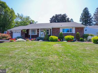 928 Walnut St, Akron, PA 17501