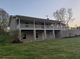 131 Meadowlark Rd, Mount Airy, NC 27030