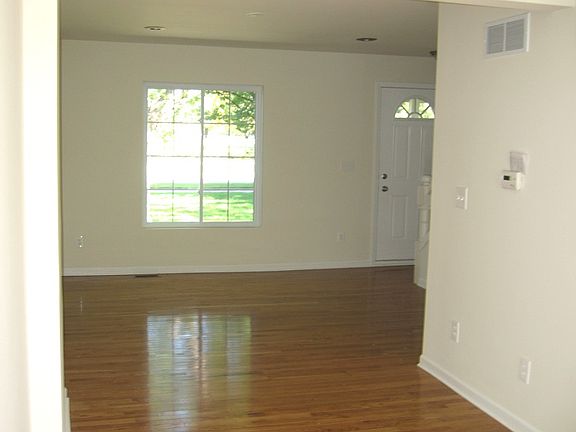 3rd image of 22875 Lakeshore Dr #541