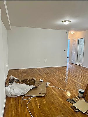 2nd image of 1315 Sheridan Ave #4D