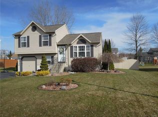 5115 Old Barn Rd, Clay, NY 13041