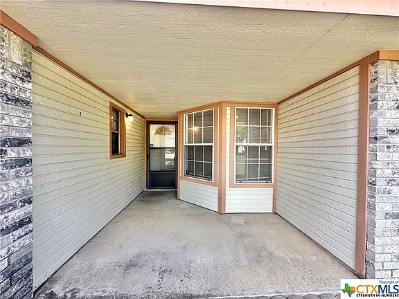 3rd image of 2403 Schwertner Dr