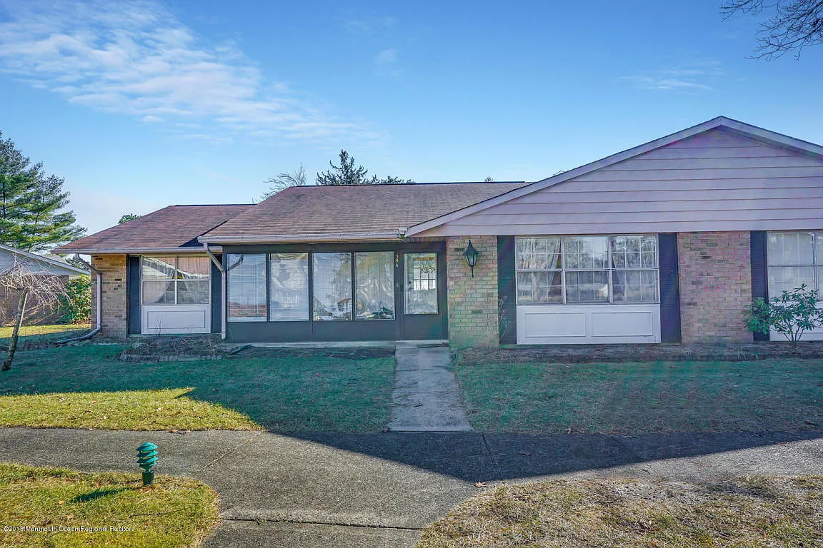 38A Buckingham Dr photo 1