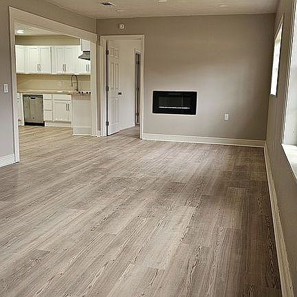 2nd image of 1505 Carterville Rd