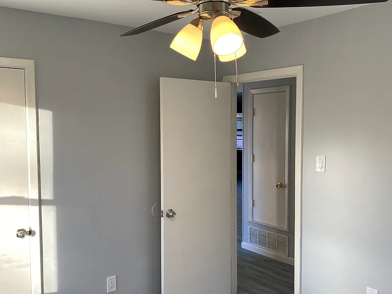 729 Lisa Ln — Photo 17