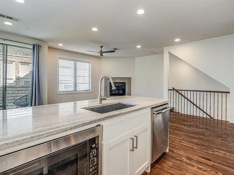 3205 Rosedale Ave #2 — Photo 8