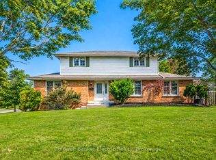 958 Smithside Ct, Peterborough, ON K9J8E2