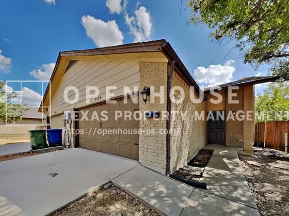 2204 Heritage Cir, Carrollton, TX 75006