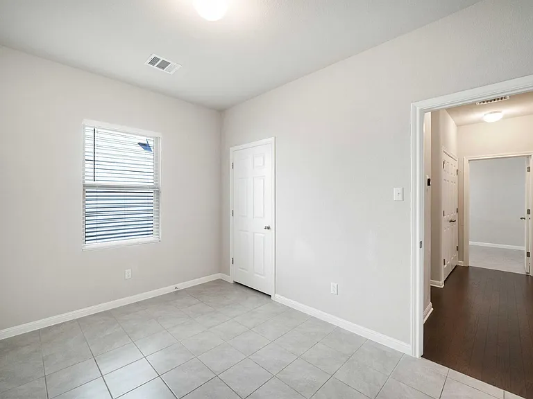 5912 Wolf Pack Dr — Photo 39