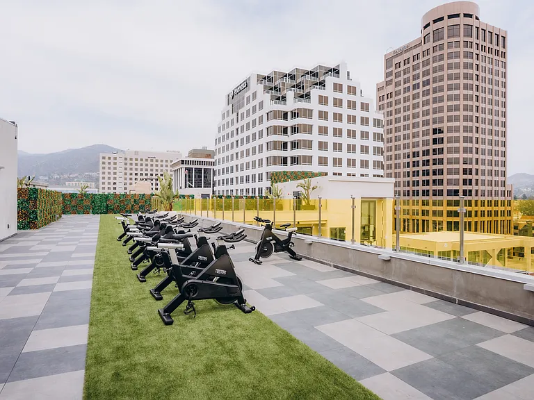 TENTEN Campus Glendale — Photo 10