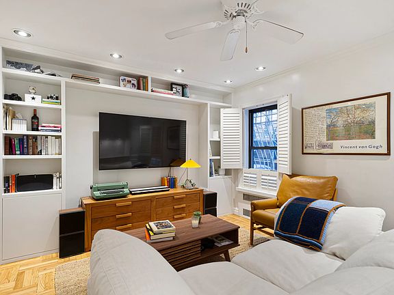 3rd image of 155 W 71st St APT 1B