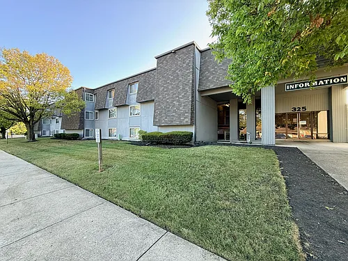 Fox and Hounds Apartments Photo 1