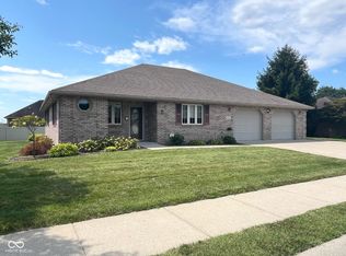 2701 Falcon Ct, Seymour, IN 47274