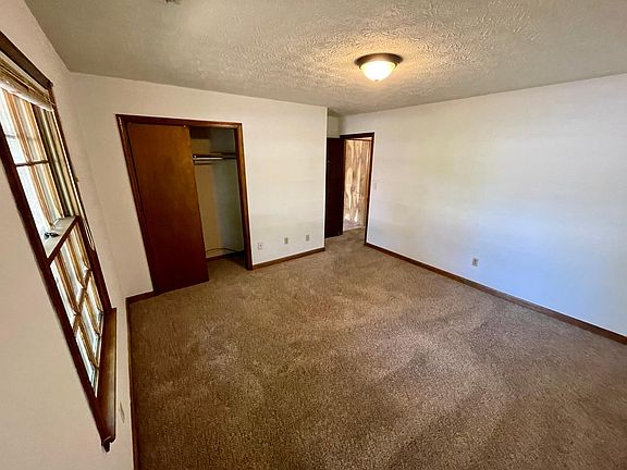 3rd image of 27 Fredda Ln #27