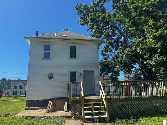 5th image of 302 E Prospect St