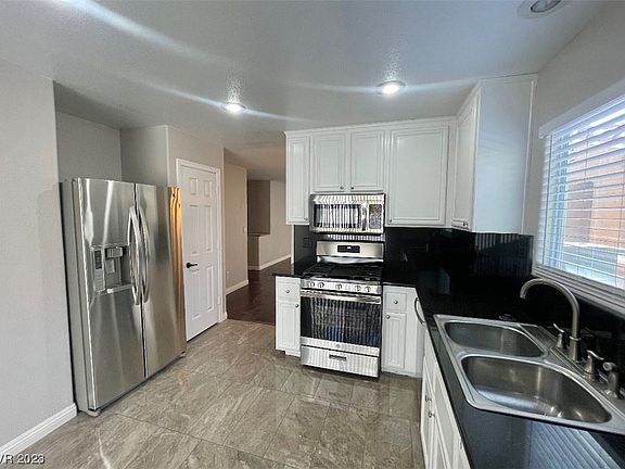 5th image of 2405 Ember Mist Ct