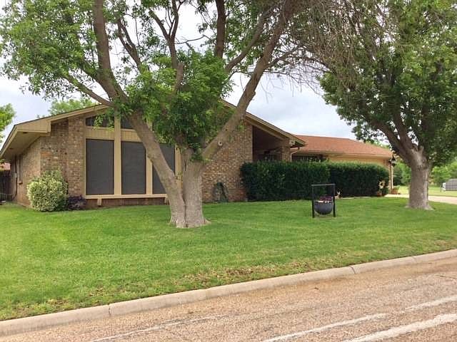 1st image of 14 Winchester Dr