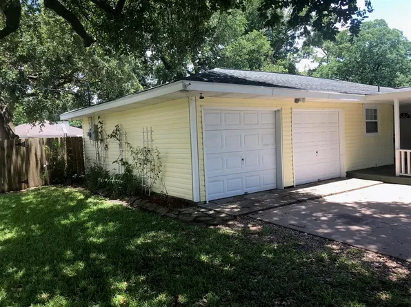 3201 Tanglebriar Dr, Pasadena, TX 77503