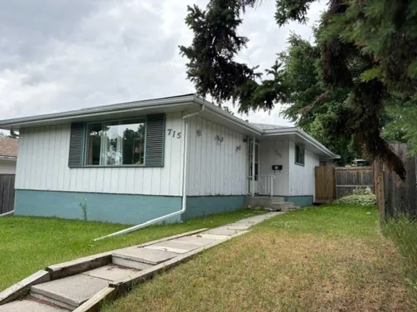715 N 64th Ave NW, Calgary, AB T2K 0M3