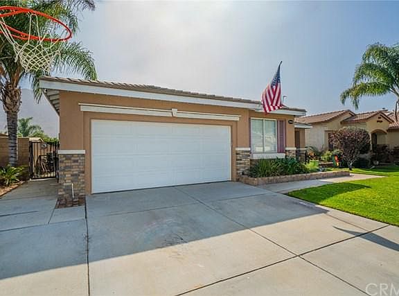 4th image of 17341 Pear Ct