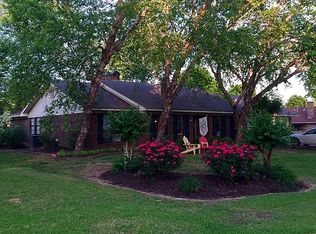 1403 Highland Cir, Amory, MS 38821