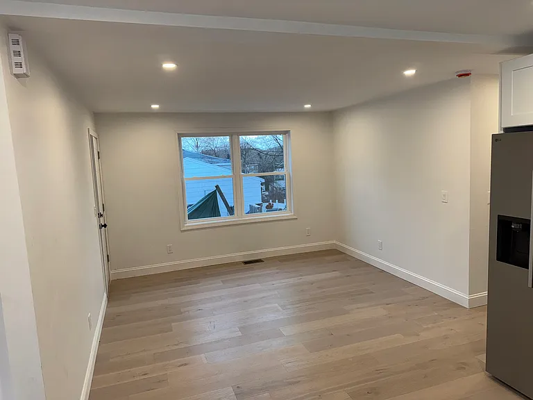 30 Ridgeway Ave — Photo 4