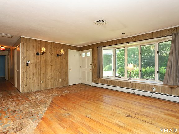 4th image of 17 Riverford Road