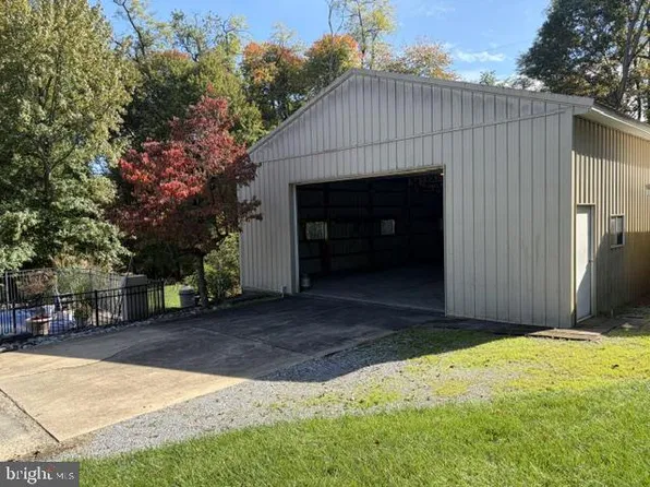 438 Pennsy Rd, New Providence, PA 17560