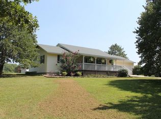 550 Hart Rd, Macomb, MO 65702