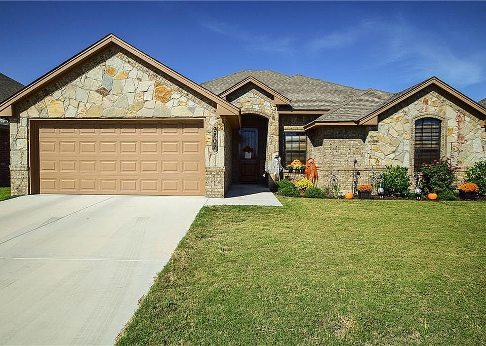 1st image of 9202 Parkview Cir