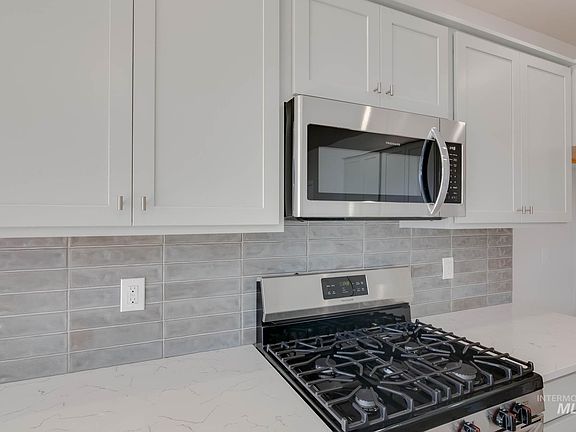 5th image of 8886 W Celebrity St