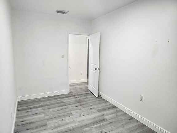 4th image of 6267 Hoffner Ave