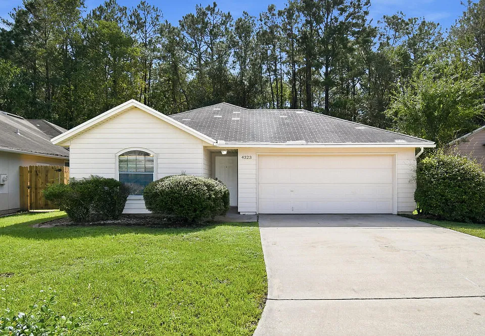 4323 Hanging Moss Dr