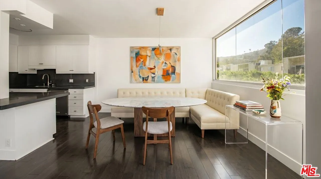2 bed, 2.0 bath, 1801 sqft, $7,900 — Photo 4