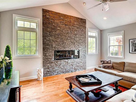 4th image of 336 Eugenia St