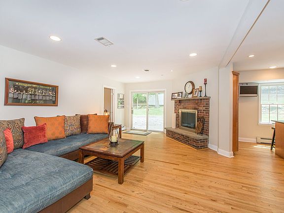 2nd image of 192 Grandview Ave