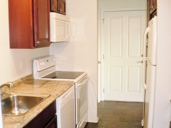 4th image of 21 Seward St APT 21