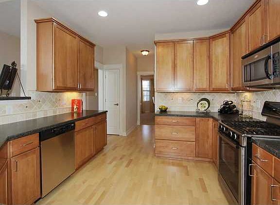 5th image of 622 Plainville Dr