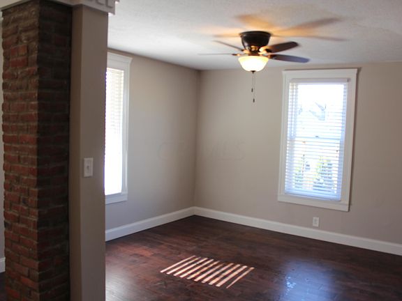4th image of 182 E Greenwood Ave