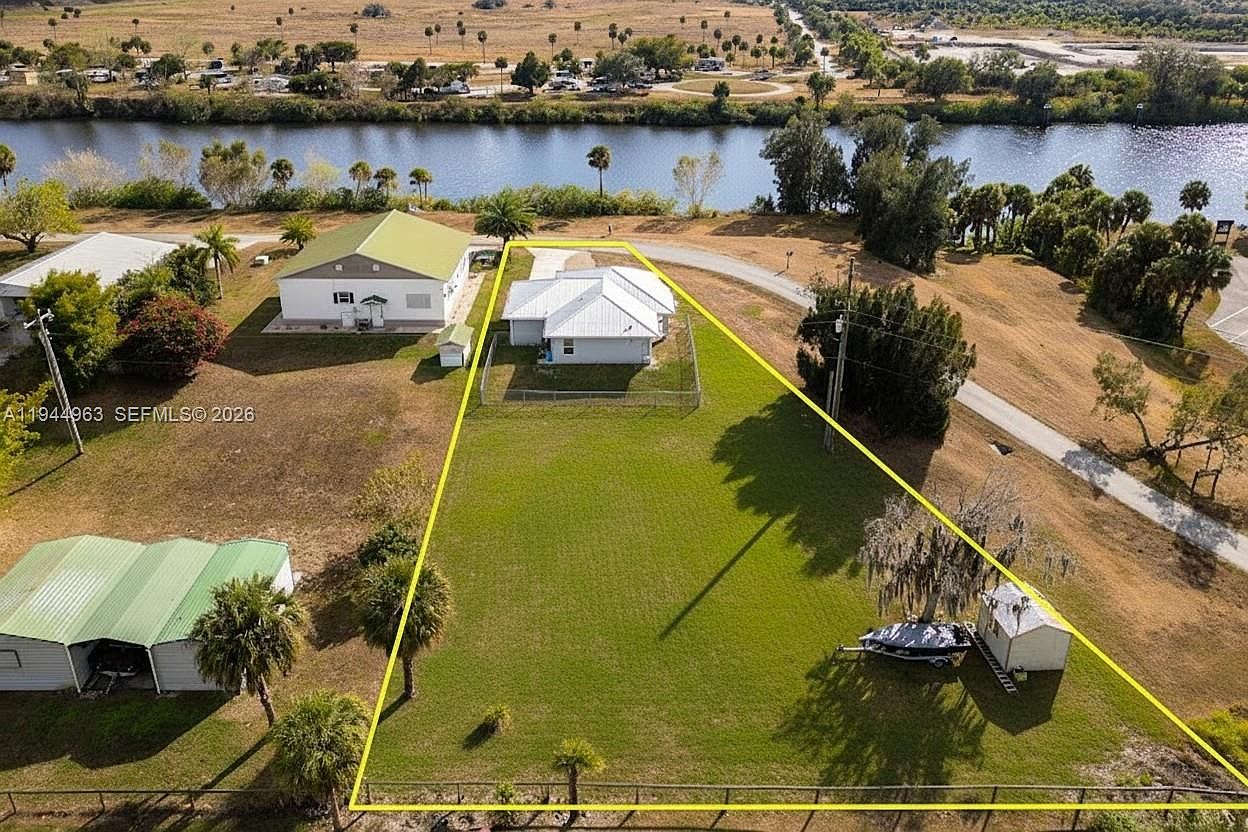 1053 Lock Ln SW, Moore Haven, FL 33471 | Zillow