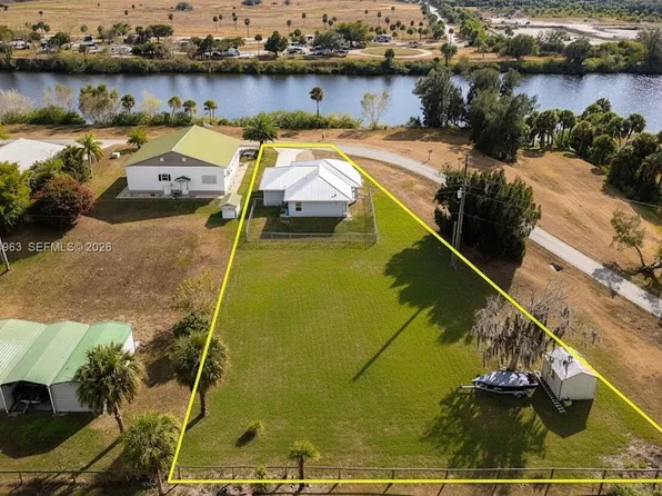 1053 Lock Ln SW, Moore Haven, FL 33471