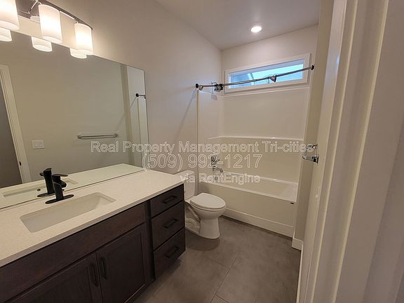3rd image of 2522 Morris Ave