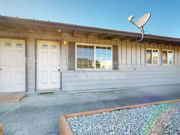 8025 SE Glencoe Rd APT A, Portland, OR 97222