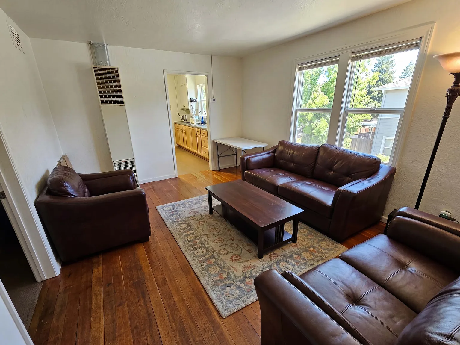 2 bed, 900 sqft, $1,750 — Photo 1